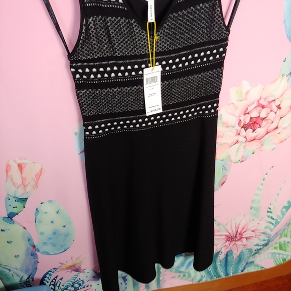 NEW Bcbgeneration | Black White Knit V-Neck Sweater Dress Fit & Flare Medium - Picture 5 of 15